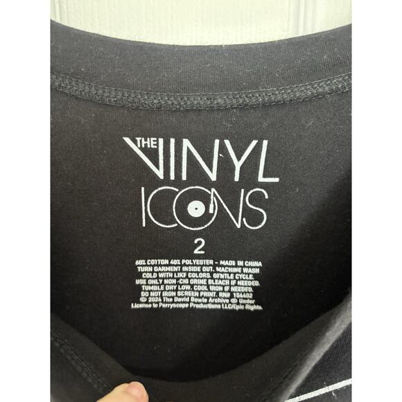 Torrid Vinyl Icons David Bowie T-shirt Size 2 Size 2X 18/20 Bolt Punk Grunge - Picture 4 of 6